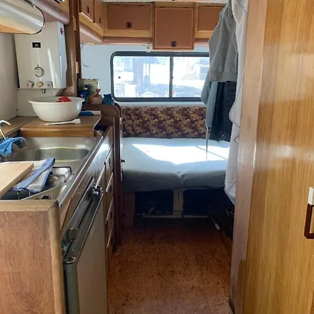 Big With A Large Bed 营地